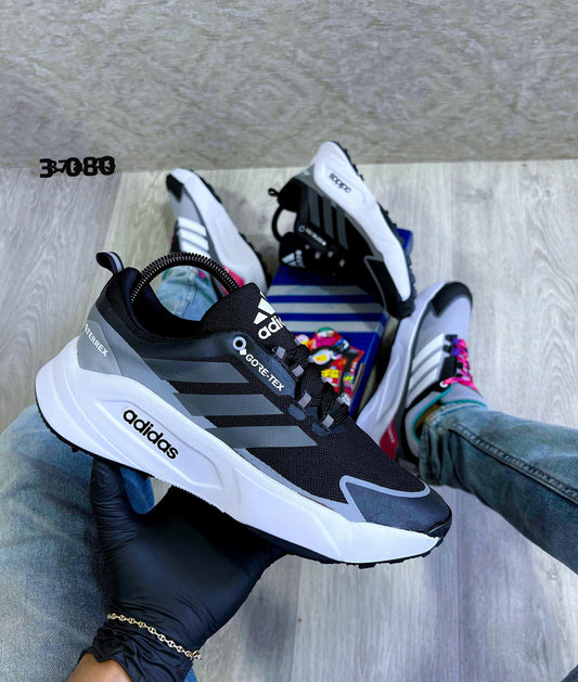 Adidas Terrex Caballero: Rendimiento y Estilo Premium